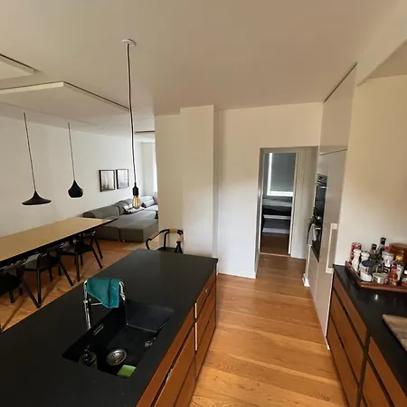 Townhouse With Private Garden In The Centre Apartamento *